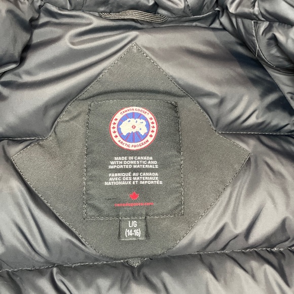Canada goose jacket - Picture 3 of 6